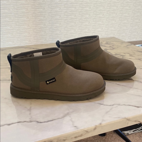 Ugg Classic Ultra Mini Boot Reese Cooper Kalamata size 11W - Picture 1 of 7